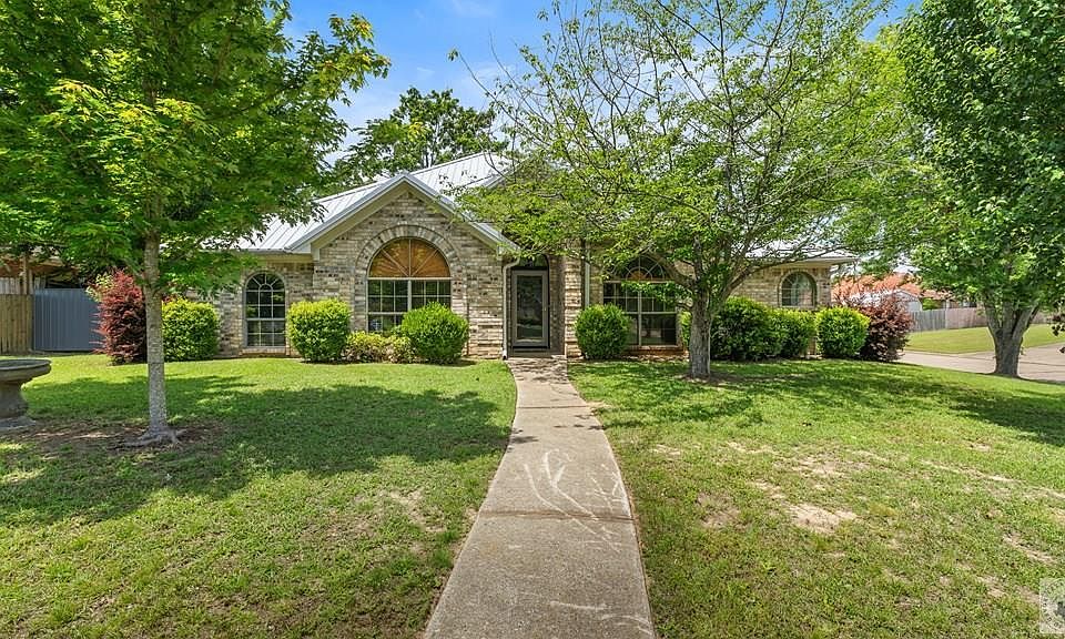 1st image of 5909 Forest Bend Ln