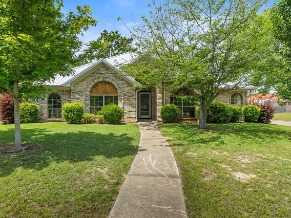 5909 Forest Bend Ln, Texarkana, AR 71854