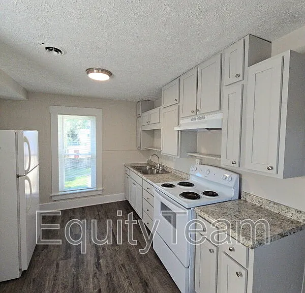 128 N River St #B — Photo 4