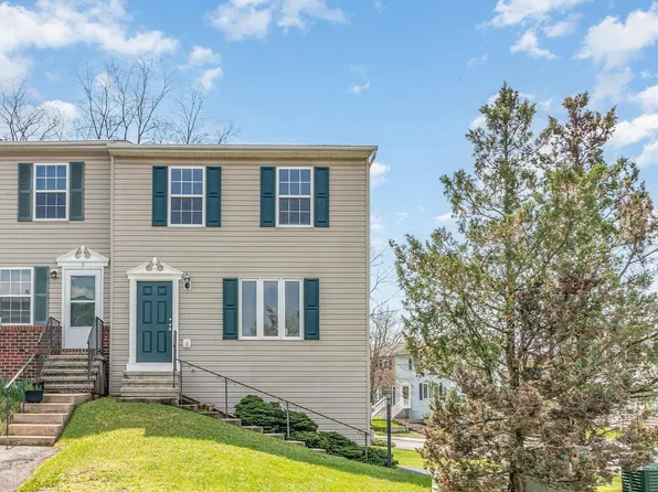 1 Red Barberry Dr, Etters, PA 17319