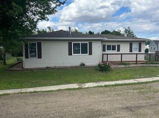 115 W 2nd St, Gladbrook, IA 50635