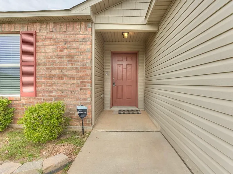7609 Lipizzan Rd — Photo 3