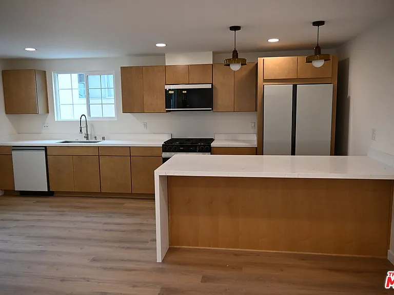 1000 S Sherbourne Dr #1010 — Photo 1