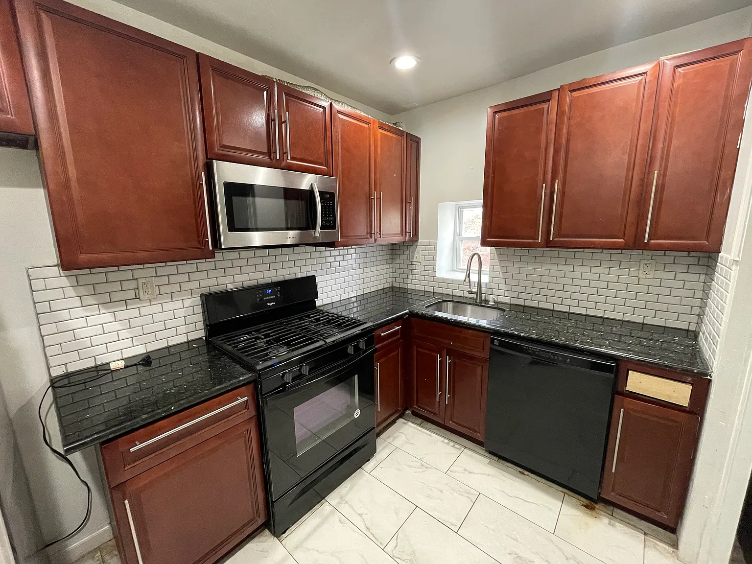 2 bed, $1,300 — Photo 1