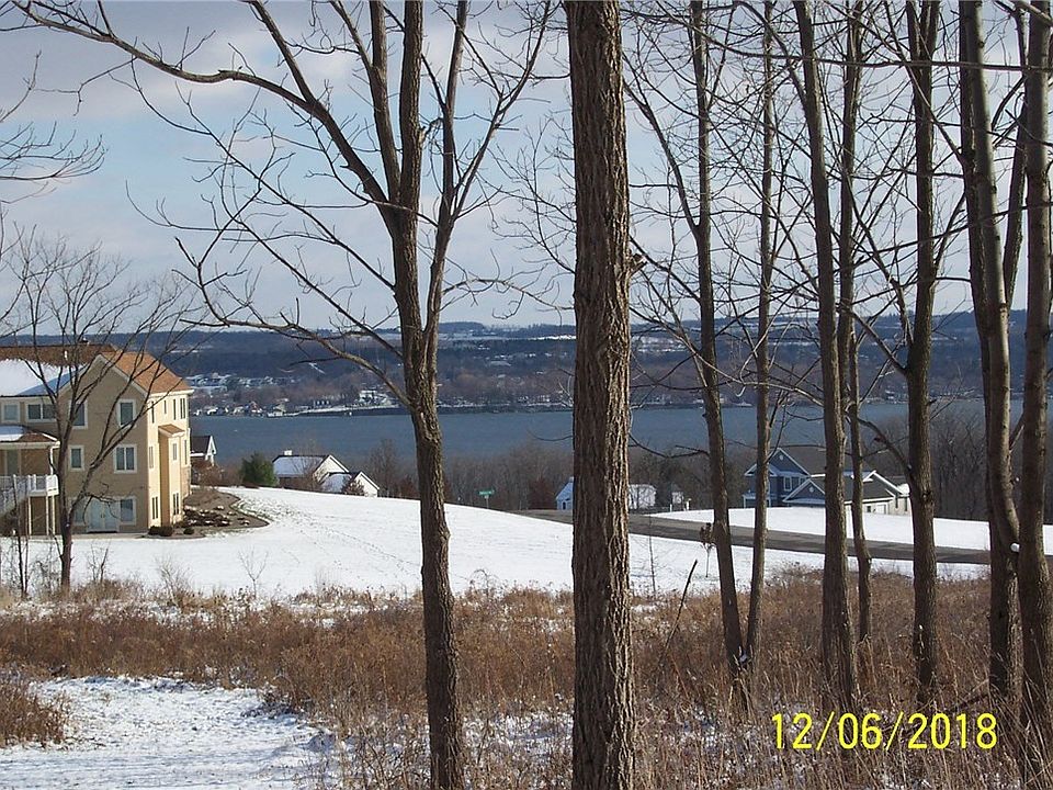 1st image of 28 Lake Hill Dr
