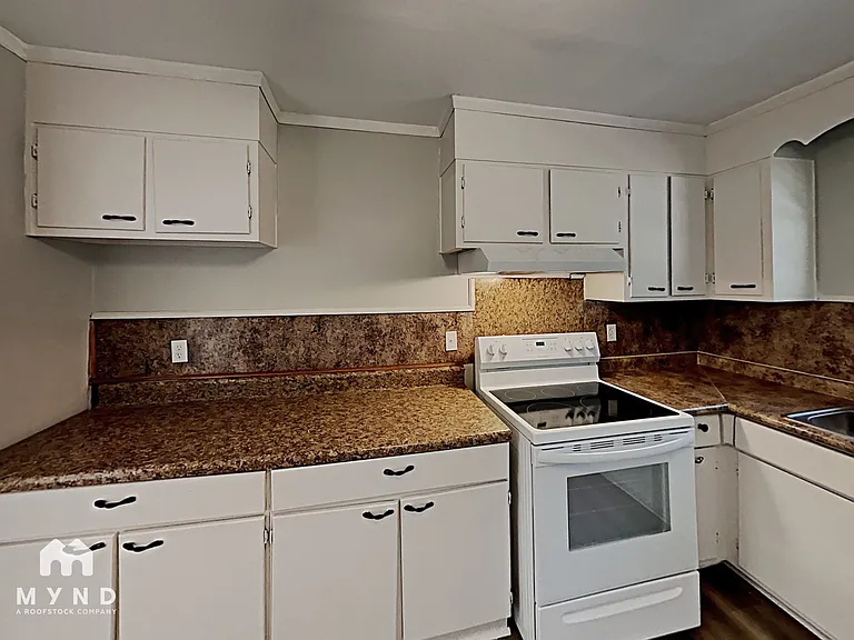 813 Westfield Dr — Photo 4