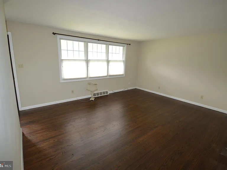 2140 Princeton Pike — Photo 7
