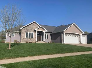 2525 Diamond Ridge Dr, Burlington, IA 52601