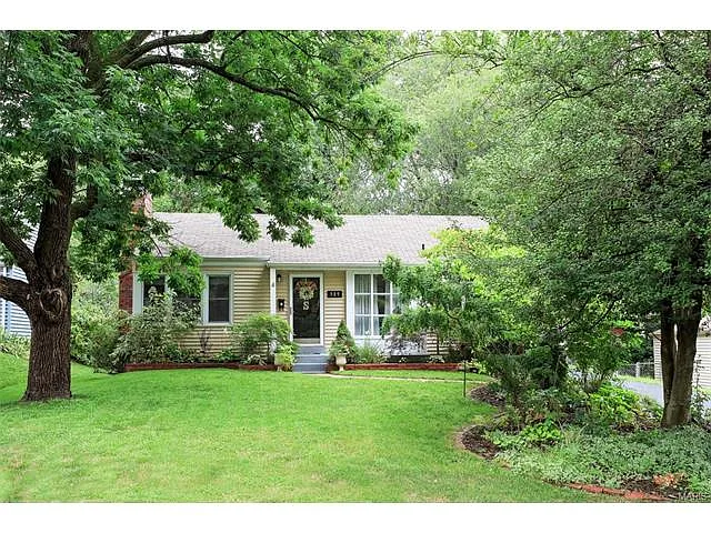589 Southbrook Dr photo 1