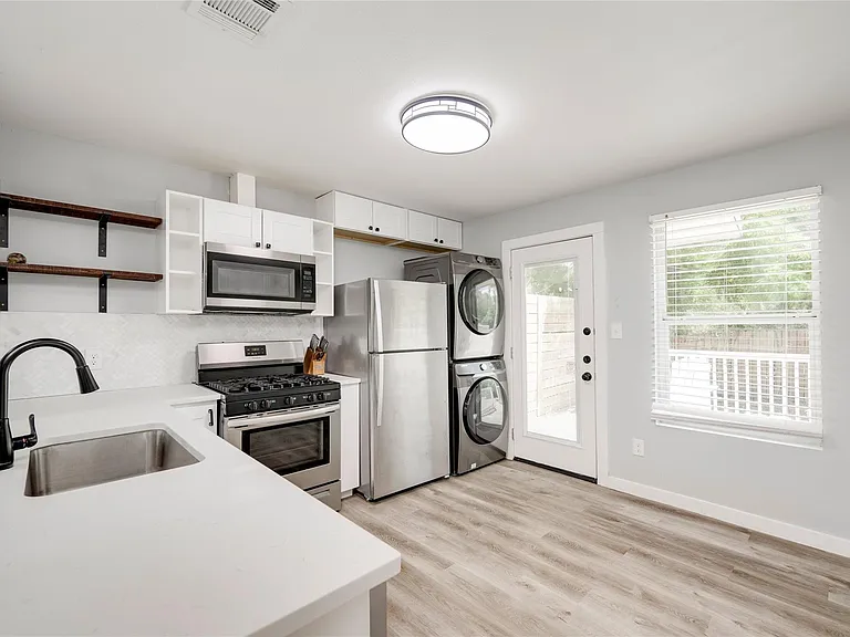 1400 Marcus Pl #B — Photo 23