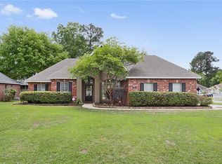 1302 S Ridge Dr, Mandeville, LA 70448