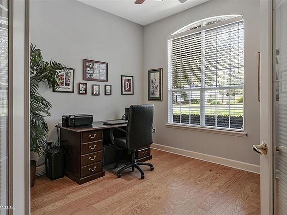 4th image of 12768 Edenbridge Ct