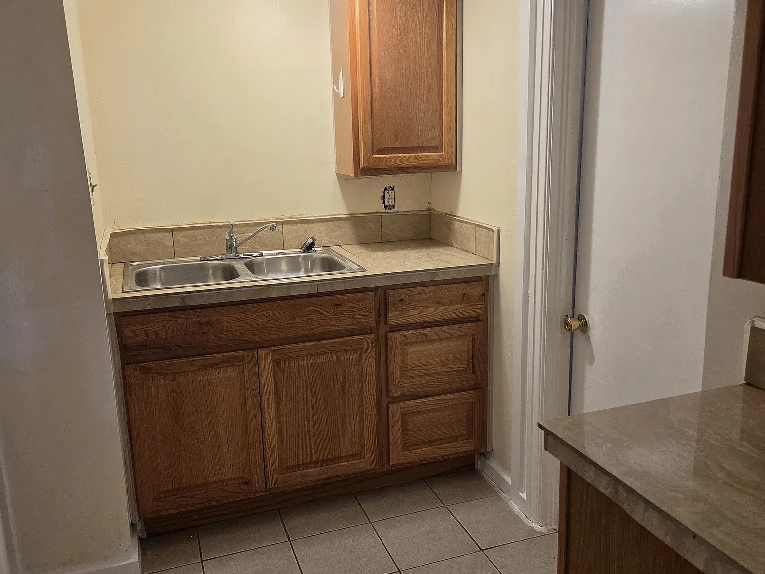 1 bed, 800 sqft, $800 — Photo 3