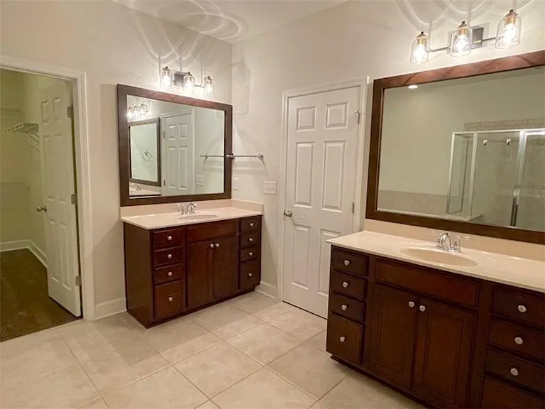 5527 Parkerton Ln — Photo 16
