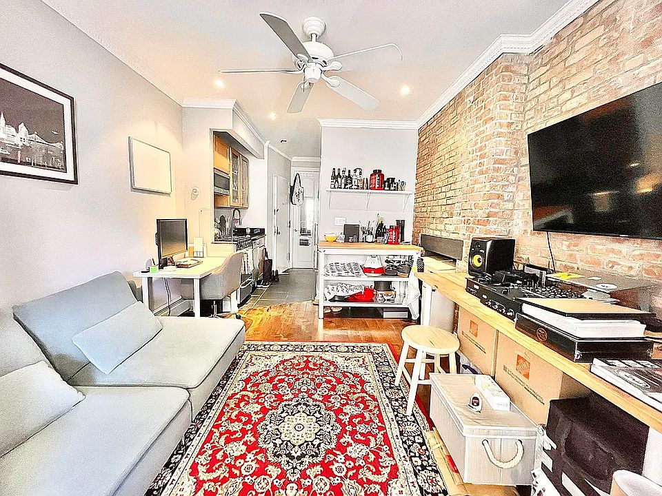 1st image of 42 Avenue B APT 4