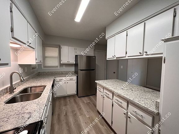3rd image of 1615 Tissington Dr