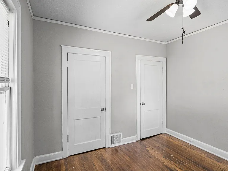 8102 Highland Ave — Photo 15