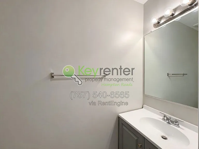 810 Huntly Dr — Photo 3