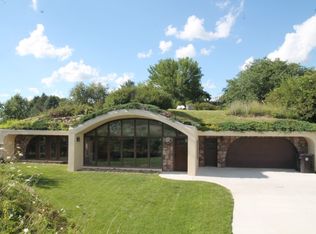 849 Latham Pl, Cedar Falls, IA 50613