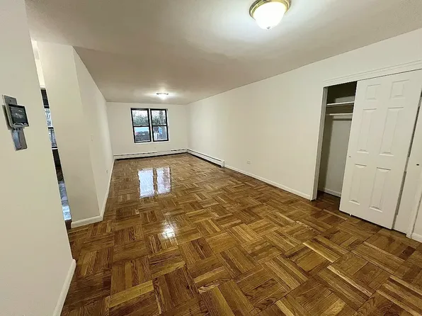 1110 Stadium Avenue image 1 of 4