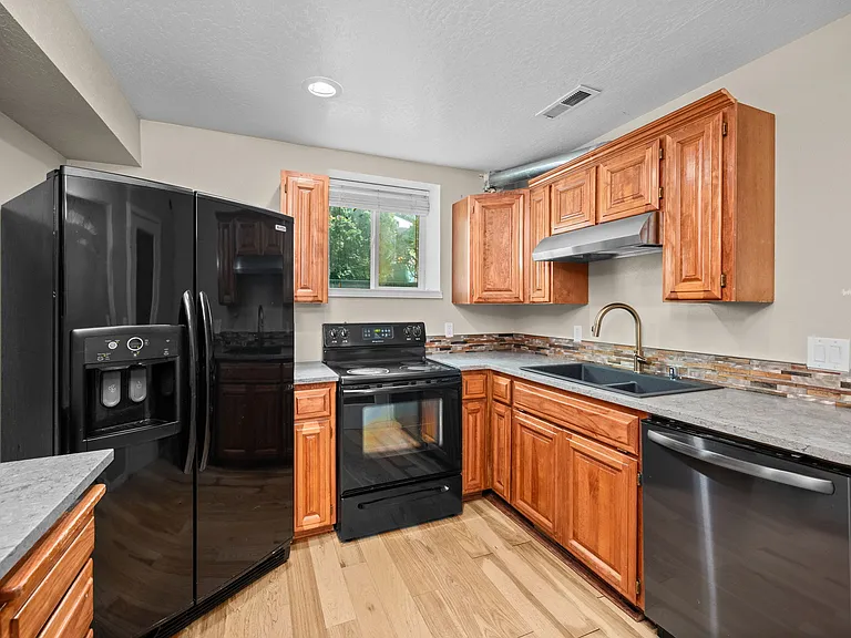 1022 E 12th Ave #B — Photo 12