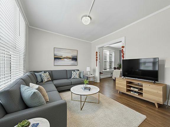 3rd image of 2954 N Elston Ave