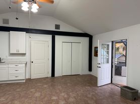 420 Hutchison St, Vista, CA