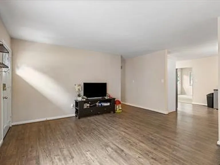 222 Belray Dr — Photo 17