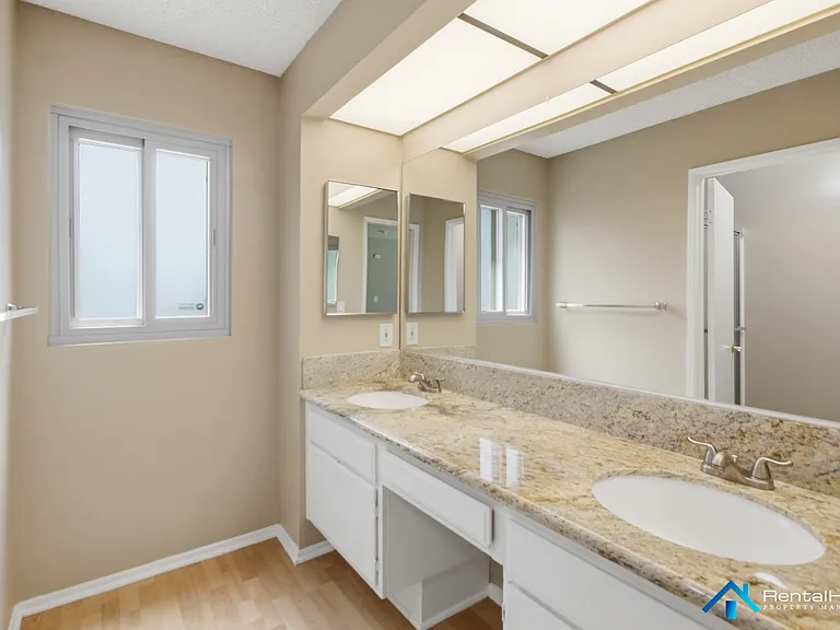 6716 Clybourn Ave #245 — Photo 19
