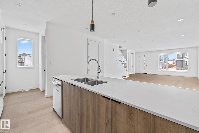 Edmonton Townhouse for rent - 3 Bedrooms — photo 18