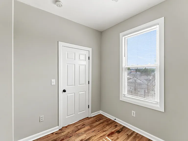 422 Woodside Ave #3 — Photo 12