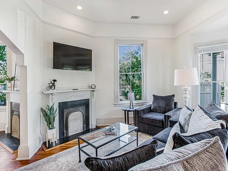 2506 Jefferson St — Photo 8