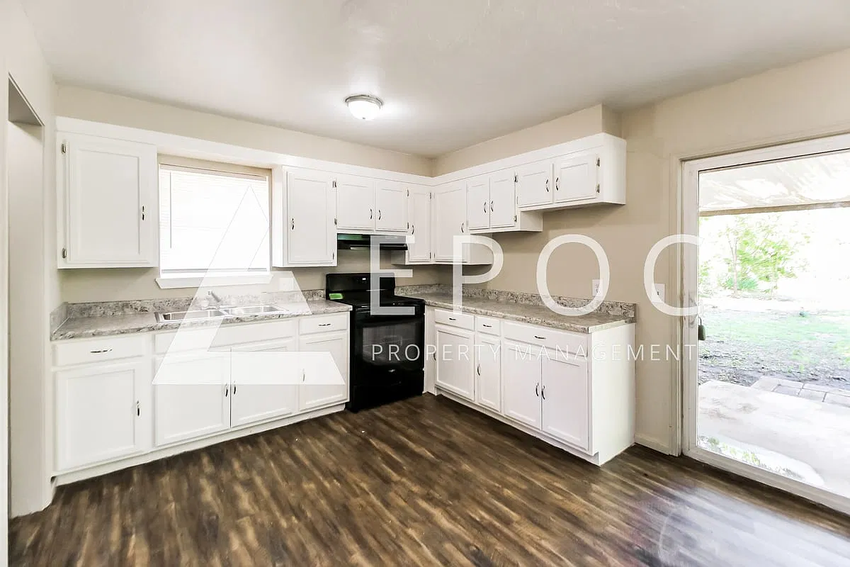237 Northwest 82nd St — Photo 4