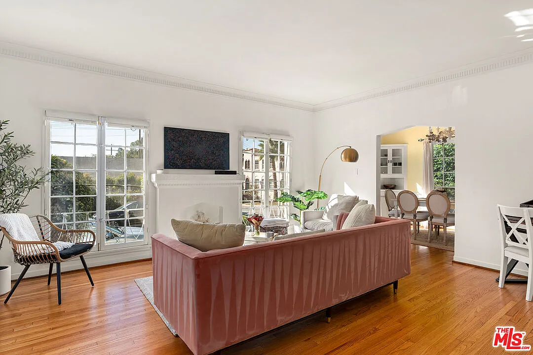 2 bed, 1.5 bath, 1284 sqft, $7,000 — Photo 2