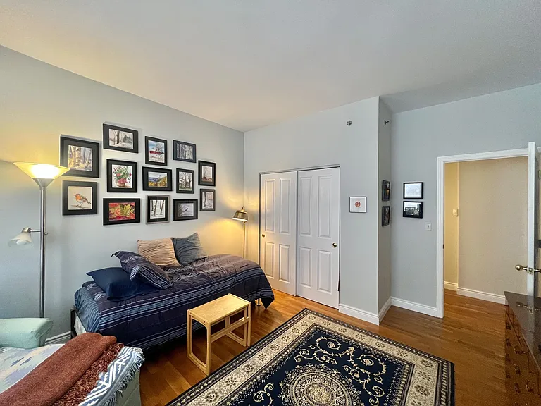 4 Charlesgate E #402 — Photo 11