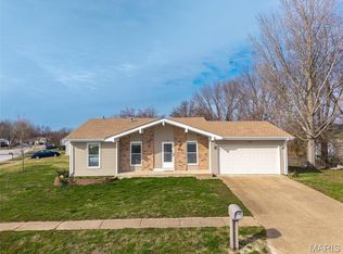 699 Fox Plains Dr, Florissant, MO