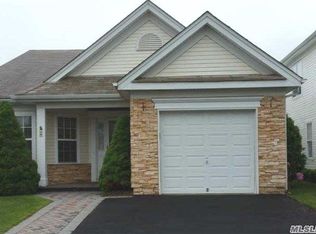 10 Philip Ln, Middle Island, NY 11953