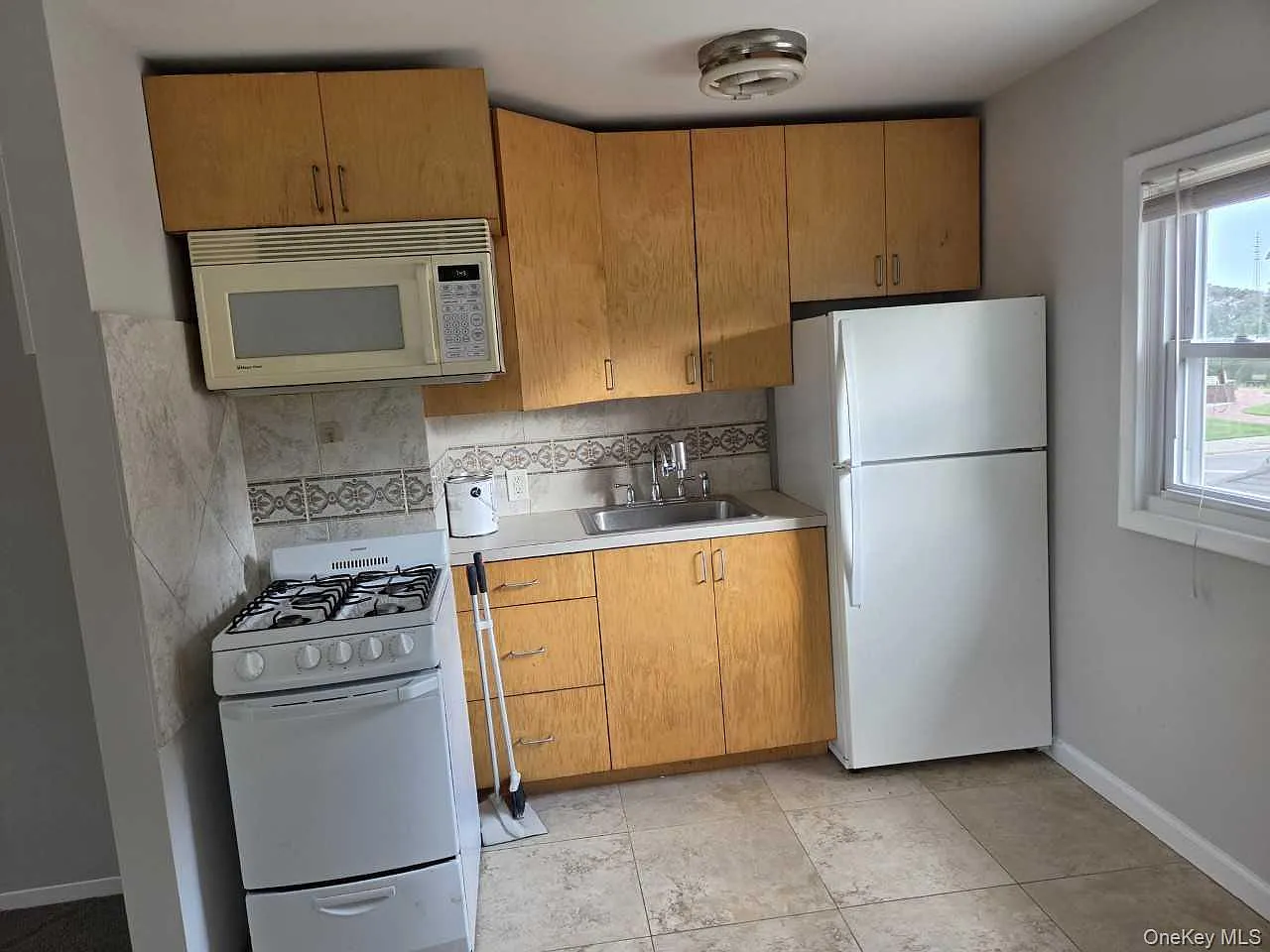 1 bed, 1.0 bath, 550 sqft, $2,300 — Photo 2
