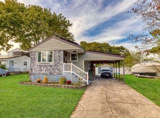 730 10th St, West Babylon, NY 11704