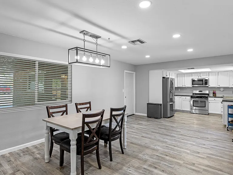 208 S Greenlawn St — Photo 11
