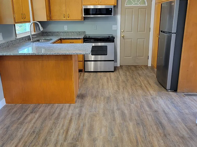 220 Church St — Photo 4