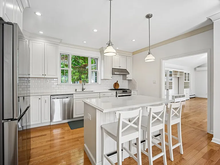 155 Sunset Ln — Photo 10