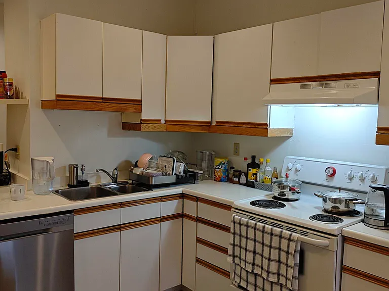 307 Saint George St #1 — Photo 7