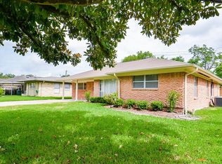 6842 Edgemoor Dr, Houston, TX 77074