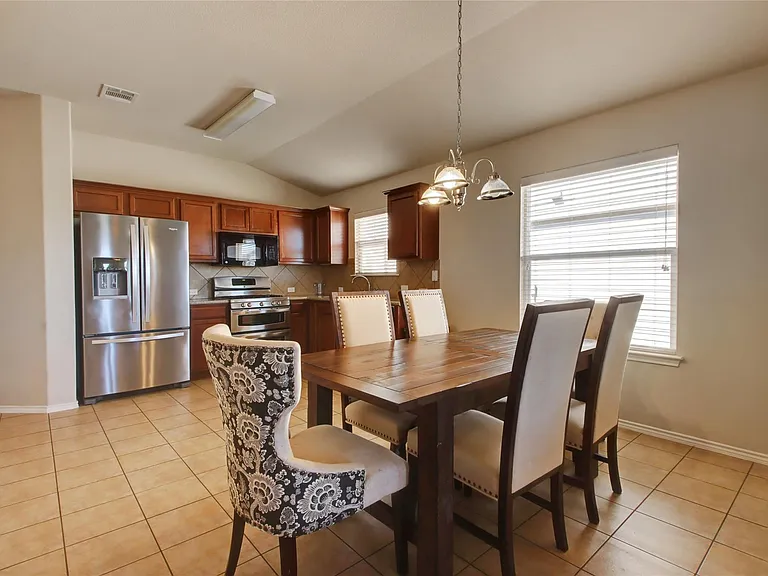 2731 Herrington Cv — Photo 10