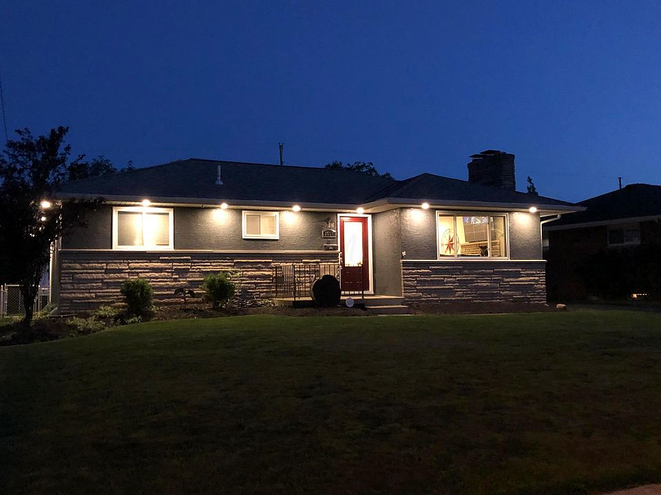 1st image of 2627 Queensway Dr
