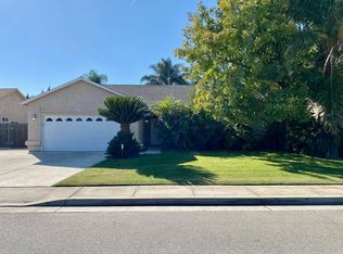 594 W Lake St, Kingsburg, CA