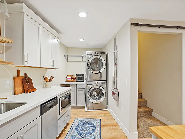 247 S 650 West Cir — Photo 5