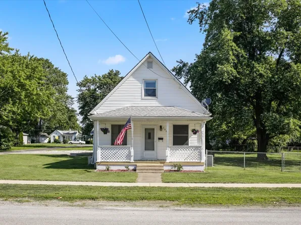 708 W Water St, Farmer City, IL 61842