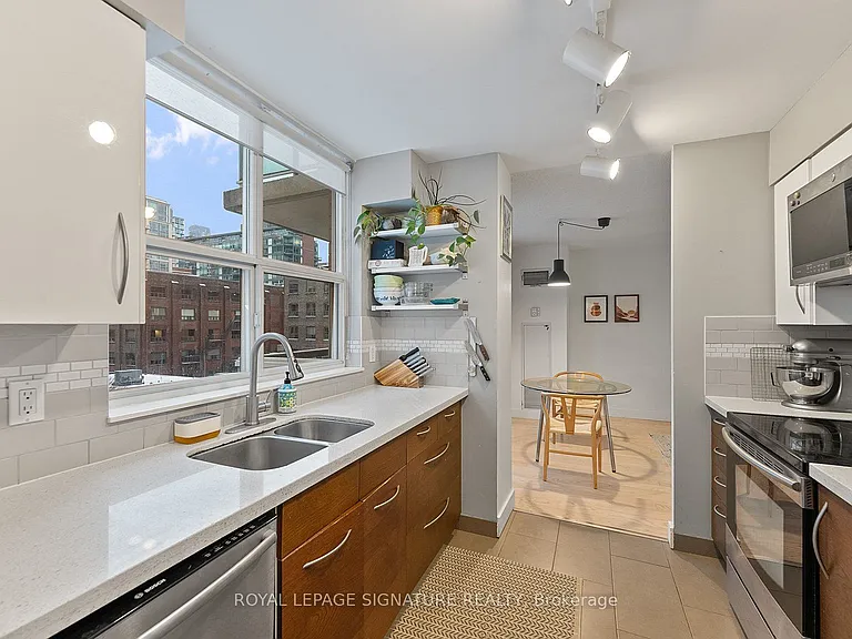 323 Richmond St E #412 — Photo 8